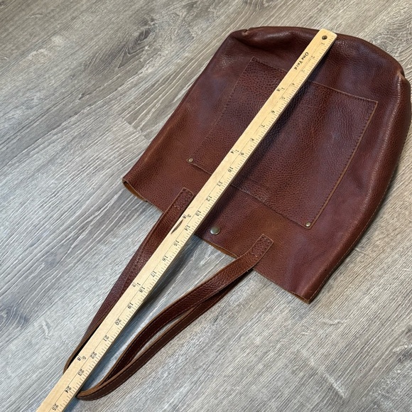 Portland Leather Crossbody Tote Nutmeg - Picture 10 of 12